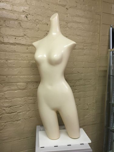 Female Plastic 3/4 Torso  with base.  New Price  $87.40 includes shipping