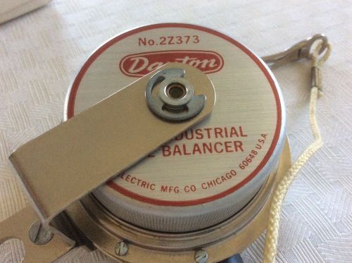 Dayton 2Z373 10lbs. Industrial Tool Balancer in original box