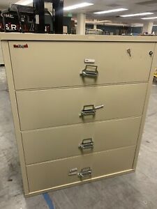FireKing 4-Drawer Lateral File Cabinet - 44&#034; Wide (Model 4-4422-C) Broken Handle
