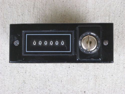 Re-settable keyed panel mount digital electric counter 115vac redington ps2-1026 for sale