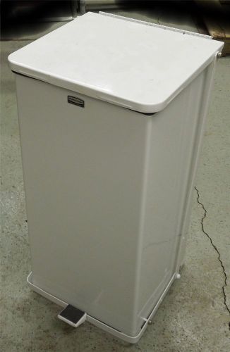 Rubber maid commercial trash can with foot peddle lid opener &amp; separate insert for sale