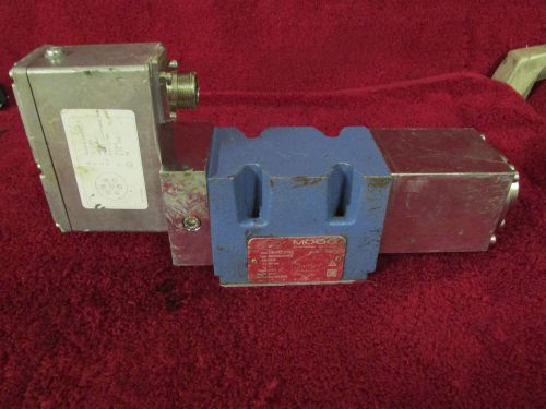MOOG D634Z1042 TYPE P60KX6MOVSD2 HYDRAULIC SERVO VALVE FOR PARTS OR REPAIR