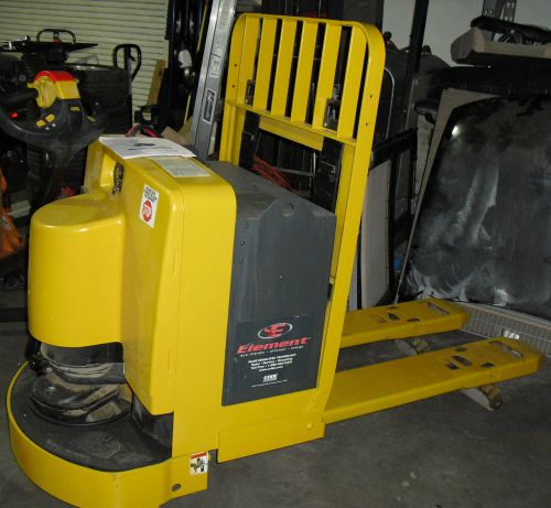 2007 yale electric pallet jack fork lift  6000 lift capacity super low hours for sale