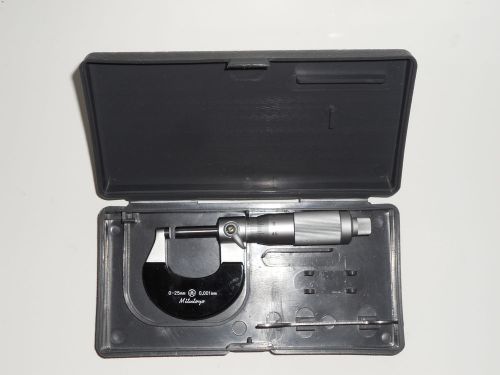 New Mitutoyo Metric Micrometer 102-123 *0-25mm with case and ratchet stop*