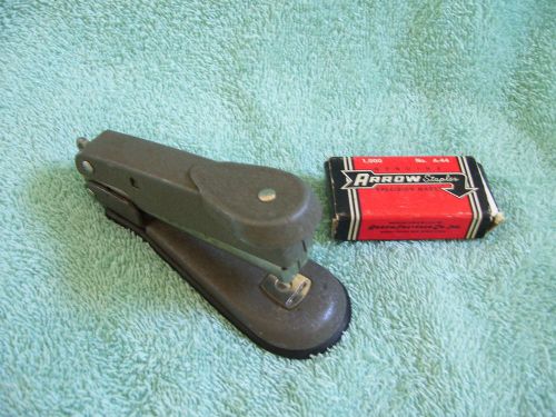 Vintage arrow stapler 1940s no model # wwii war era plunger load + staples a-44 for sale