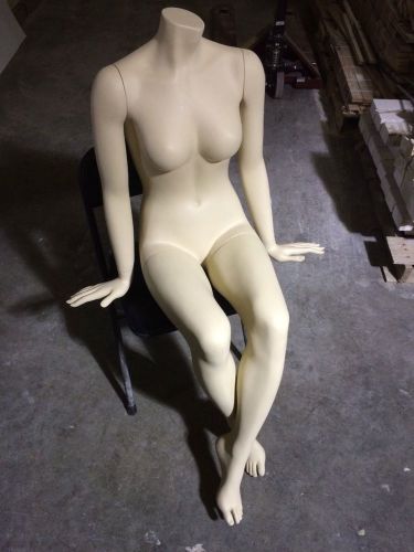 REDUCED! Fusion Specialties Headless FEMALE Full Body Mannequin magnetic SITTING