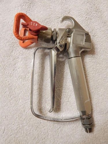 AWESOME NEW GRACO CE II 2GX AIRLESS PAINT SPRAY GUN W/411 TIP &amp; NOZZLE