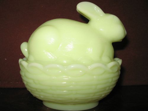 Vaseline yellow milk glass bunny rabbit uranium on nest basket dish easter green