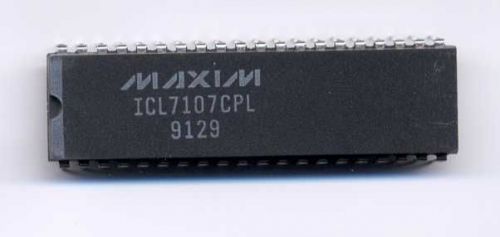 ICL7107CPL- 3 1/2 Digit LED Display with A/D converters