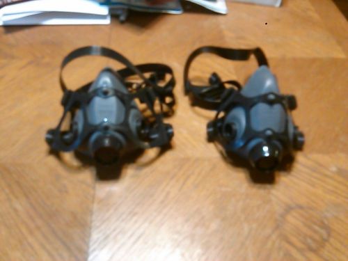 North 5500-30m half-mask respirator size medium (lot of 2) for sale