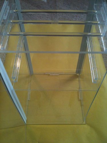 Clear Plastic Acrylic Display Case   (  PORTABLE  )