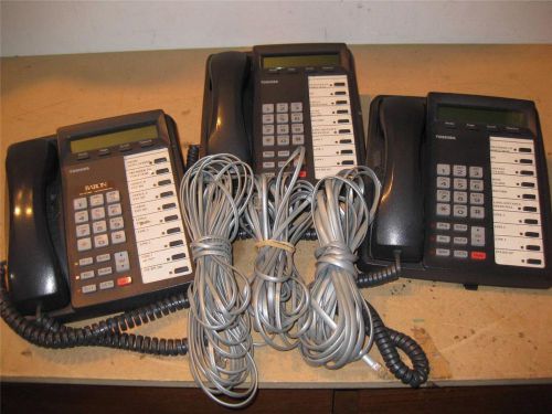 Lot of 3 Toshiba Digital Business Telephones DKT3010SD w/ Handsets and cables