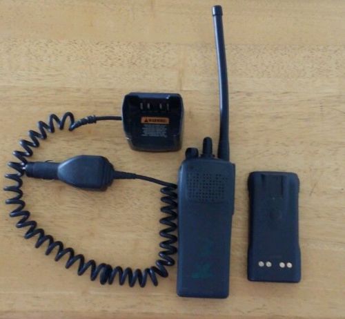 Motorola PR1500 VHF Portable 2-way Radio 32 Channel 5 Watt 136-174 MHz