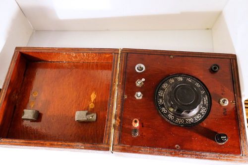 Vintage General Radio Company Variac Variable Transformer 230v. Wood Case. 0-260