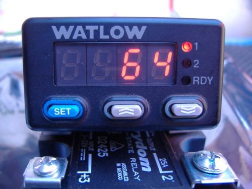 Watlow 935A-1CC0-AA0R Controller and Crydom SSR