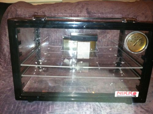 Nikko Toyo Living Dry Keeper Auto Desiccator Cabinet w/Hygrometer AD-101F
