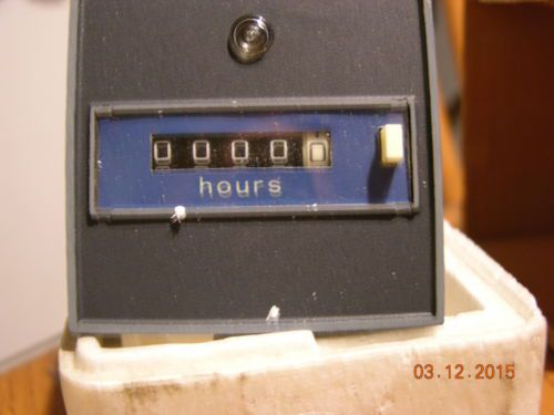 ATC AUTOMATIC TIMING &amp; CONTROLS  HOUR METER 5702B109A01X NEW 120vac
