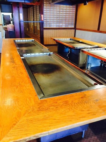 Used Gas Hibachi Grill Griddle Self Contained W. Stainless Cabinet / Undershelf