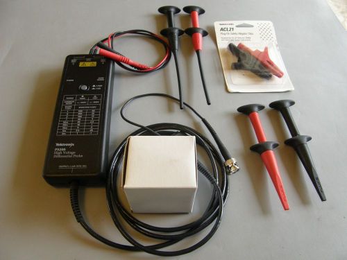 TEKTRONIX P5200 HIGH VOLTAGE DIFFERENTIAL PROBE (With accessories)