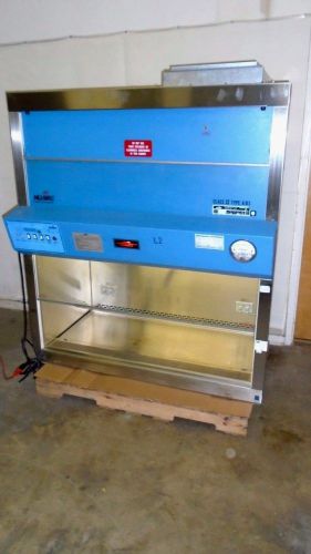 Nuaire biological 4&#039; fume hood class ii type a/b3 with stand nu-425-400 for sale