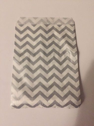 Lot of 100 Chevron Silver Party / Gift Bag 5 x 7