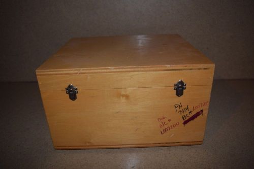 ++ WOOD HARD EQUIPMENT CARRYING CASE - 5&#034; T X 11 3/4 W X 10&#034; D  INSIDE (18R)