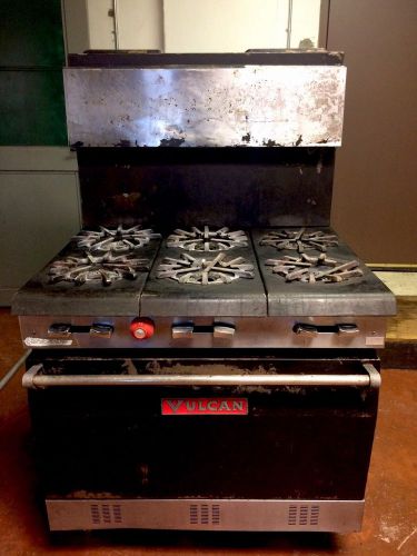 HEAVY DUTY COMMERCIAL &#034;VULCAN&#034; 6 BURNER NATURAL GAS RANGE W/ OVEN  -CAN SHIP