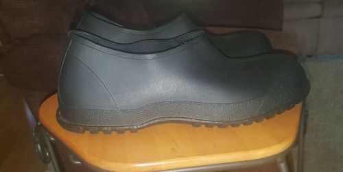 Tingly Workbrutes overshoe size Small *New*