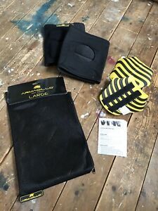 NEW in BAG Black Armadillo KNEE PADS L Builder Mechanic Carpenter Safety Armour