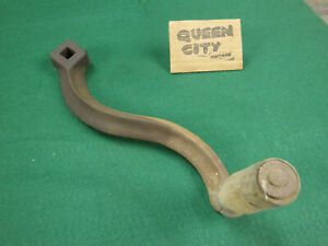 Vintage cast iron hand crank w/wood handle Stationary/Hit miss engine/grinder
