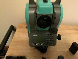 Nikon Nivo 5.m  Total Station Prism &amp; Reflectorless 5M***EXCELLENT CONDITION***