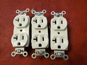 Lot of 3 Pass &amp; Seymour 20A 125V Wall Outlet White Color