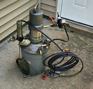 Graco Monark Model 222791 Air Powered Pump Motor + Attachments Spray Foam System