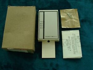 VINTAGE HONEYWELL T451A Metal Construction Light Duty Line Volt Thermostat-New
