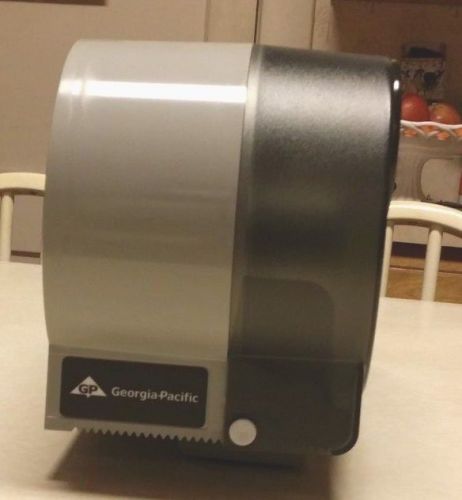 6 commercial double toilet paper dispensers.georgia pacific model 52102. for sale