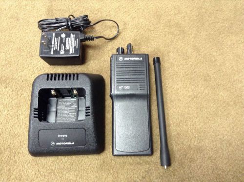 Motorola HT1000 VHF radio with charger ant. great condition H01KDC9AA3DN #3