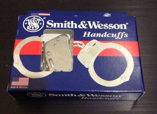NEW In Box Smith &amp; Wesson Model 100 Police Handcuffs Nickel