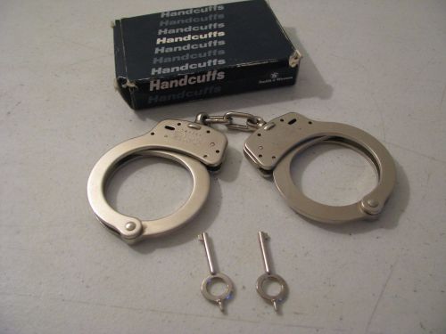 Handcuffs - Smith &amp; Wesson, Model 100 Nickle with Keys and Box