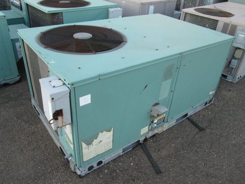 Carrier Weathermaker I Roof Top Unit 460DJE005510 208/230V 394 PSI 91000BTU Out