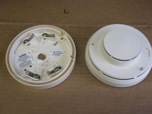SIEMENS ILI-1B Smoke Detector and DB-3S Base combo