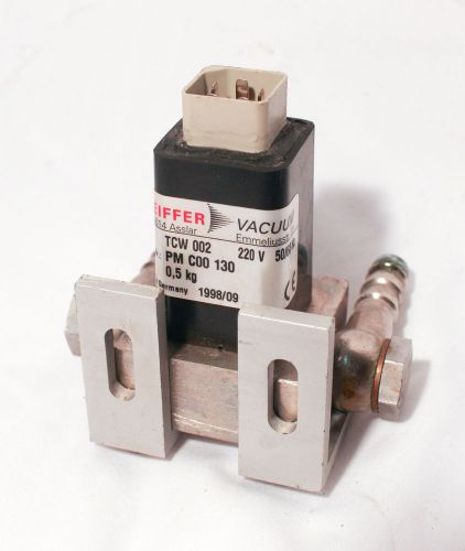 Pfeiffer tcw002 220 volt bottom mount isolation valve pm c00 130 for sale