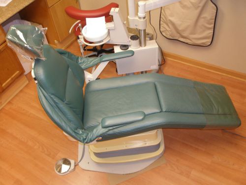 Dental Engle Patient Chair Green Upholstery beautiful condition