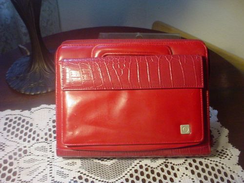 Franklin Covey Planner/Briefcase/Binder  Leather Red 7 Ring pre owned nice