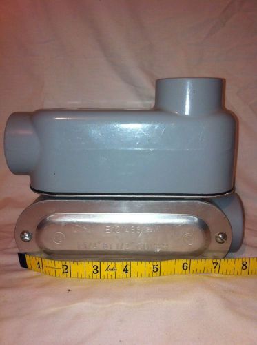 (2) New LB Conduit Body: 1 1/4&#034; &amp; 1 1/2&#034; Cover With Rubber Seal