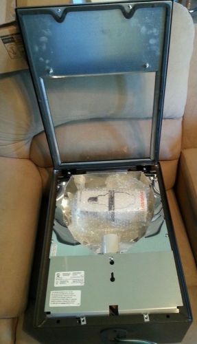 LSI CT2H-400-MHR-MT Light Fixture with bulb brand new in box