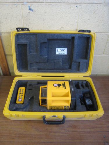 Laser Alignment 9000 LB-9 Laser Beacon w/ Remote Charger &amp; Carrying Case Used