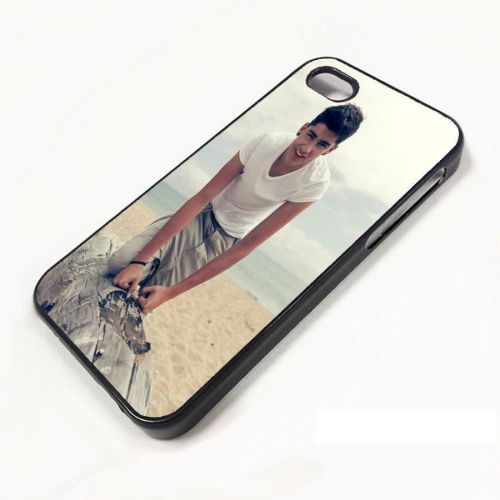 Case - One Direction Zayn Malik Awesome Pose on Beach - iPhone and Samsung