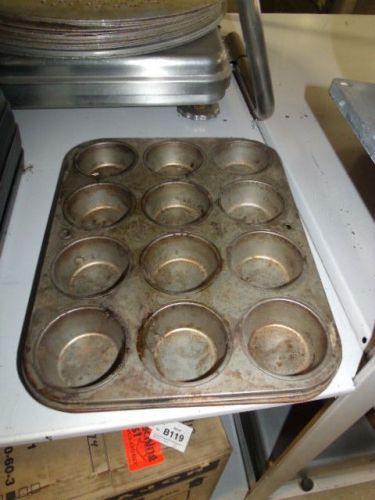 CUPCAKE PAN 12 CUPCAKES