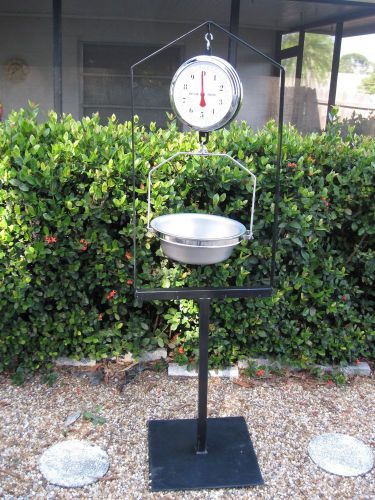 Mettler  / toledo produce scale. capacity  30 lb x 1oz.model 2114.  and stand for sale