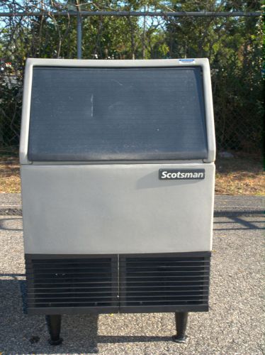 Scotsman afe424a-1a undercounter flaker ice maker for sale